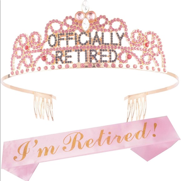 Retired Tiara and Sash combo - Picture 1 of 3